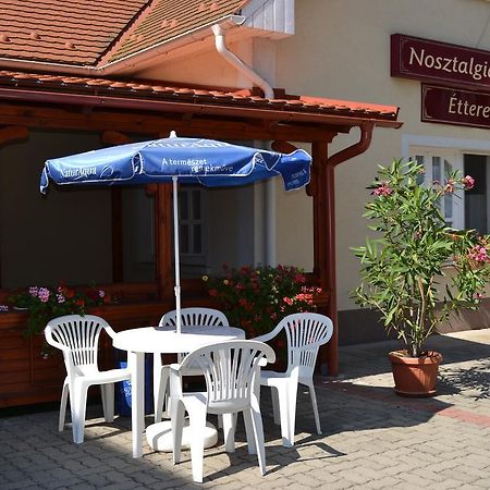 Nosztalgia Hotel Balatonszarszo Εξωτερικό φωτογραφία